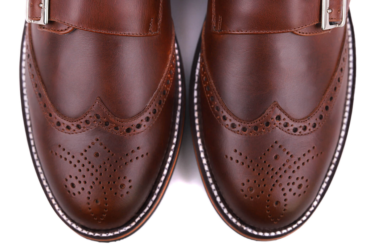 Brogue Monkstrap de piel — de perfil — Miles & Louie