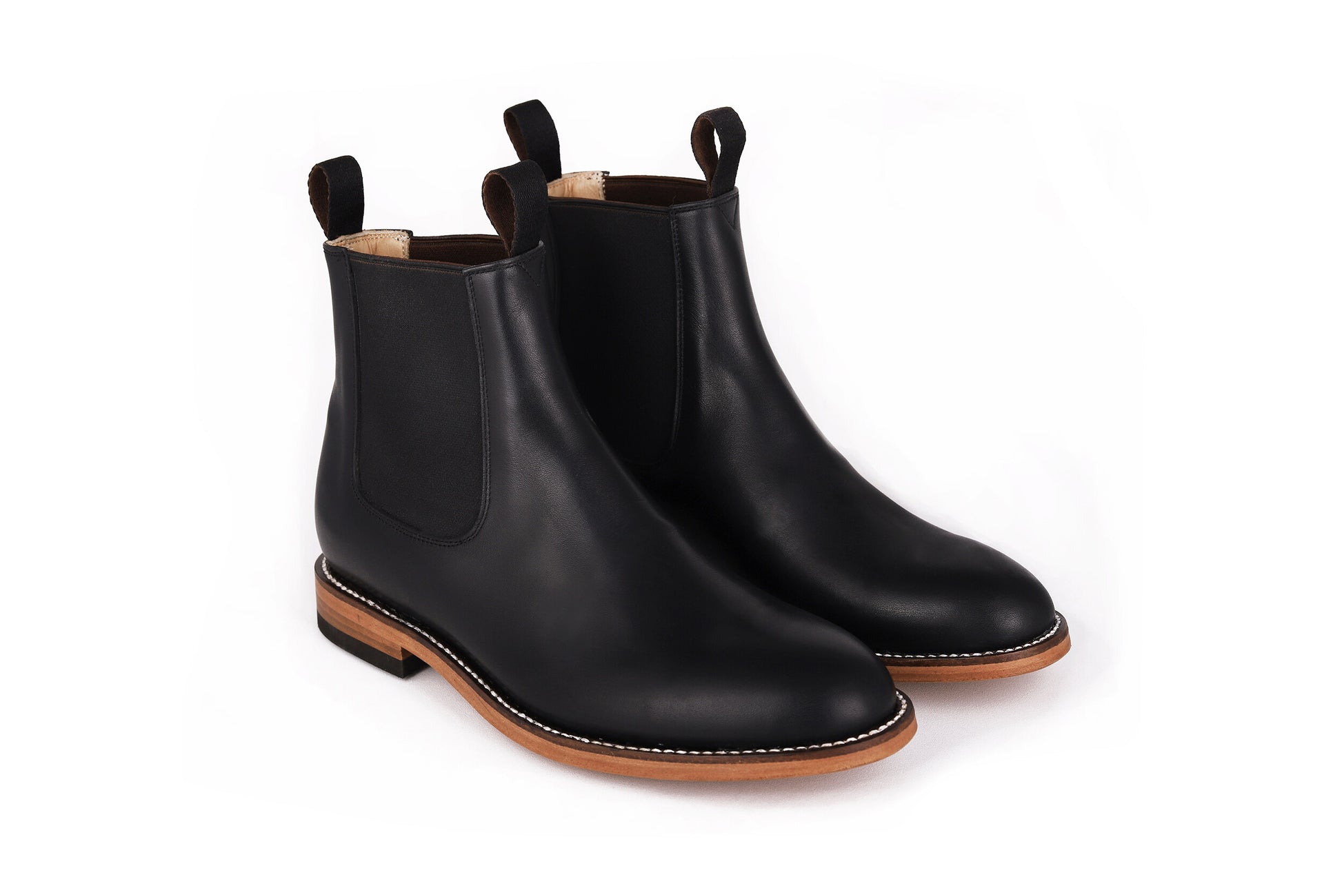 Chelsea Boot de piel color negro — vista lateral — Miles & Louie
