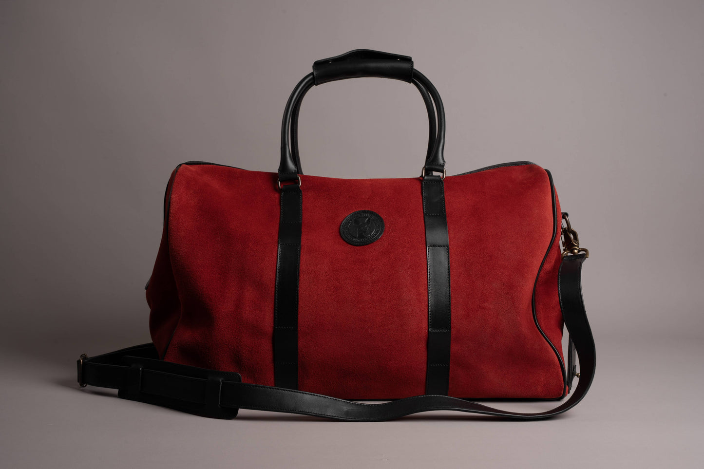 Xolos Gym Bag de piel — en uso — Miles & Louie