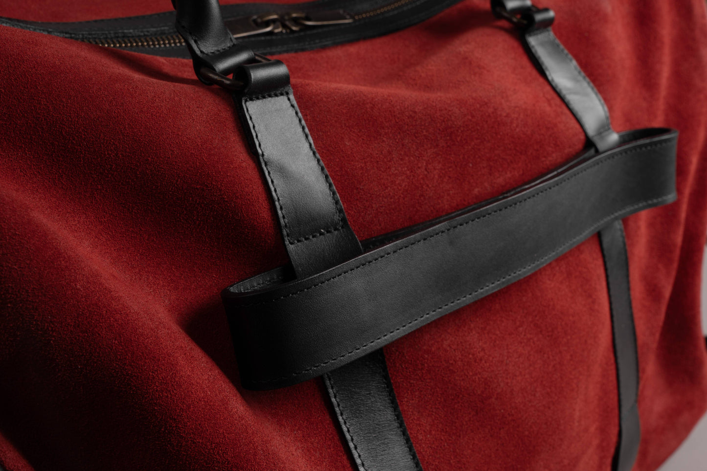 Xolos Gym Bag de piel — en uso (12) — Miles & Louie