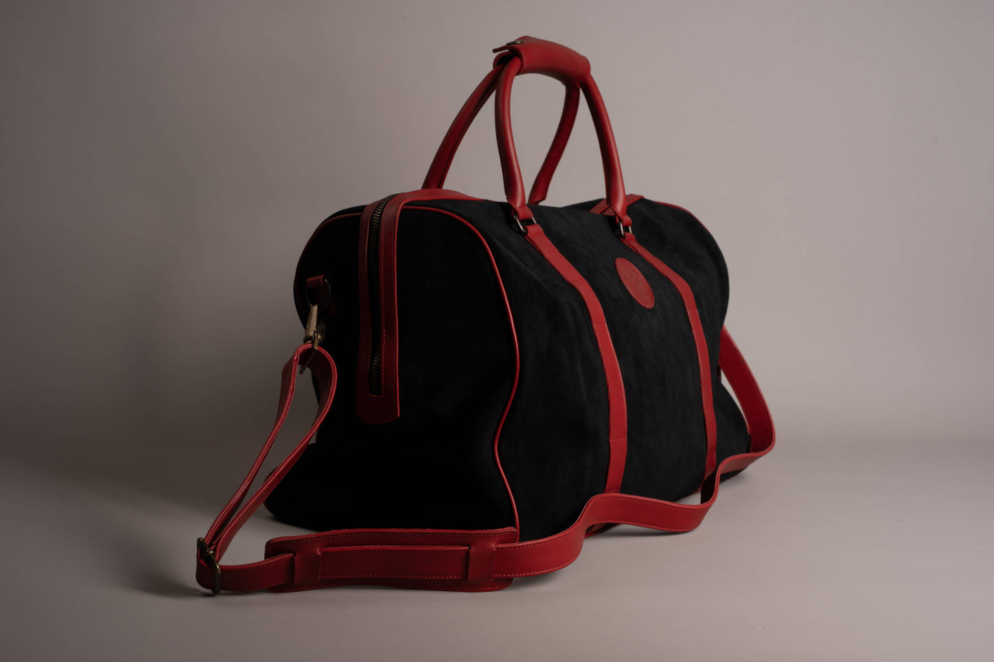 Xolos Gym Bag de piel — de cerca (19) — Miles & Louie