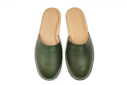 Slipper 🎄🎅🏽🎁 de piel color verde — suela y construcción — Miles & Louie