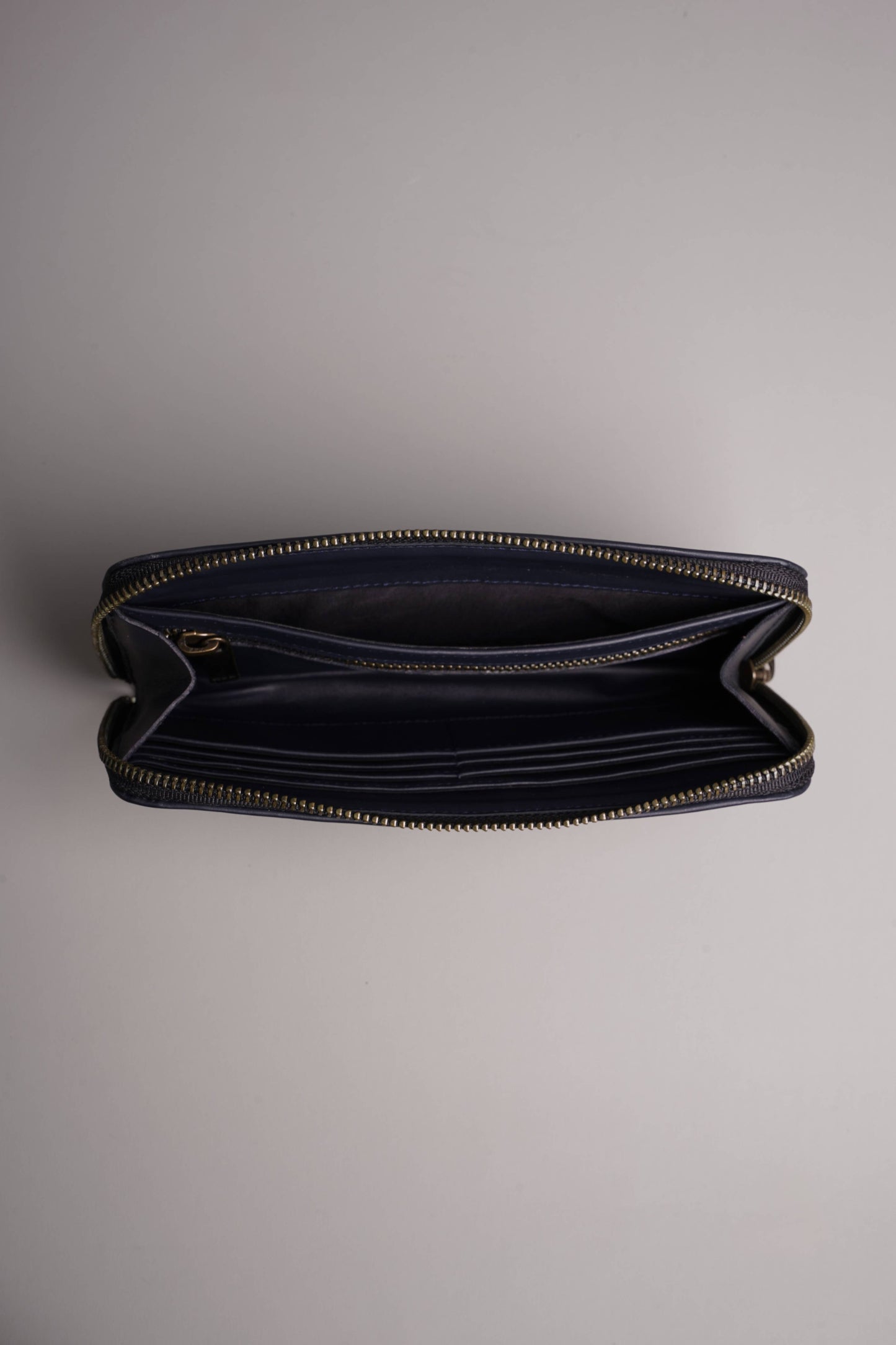Zip Clutch