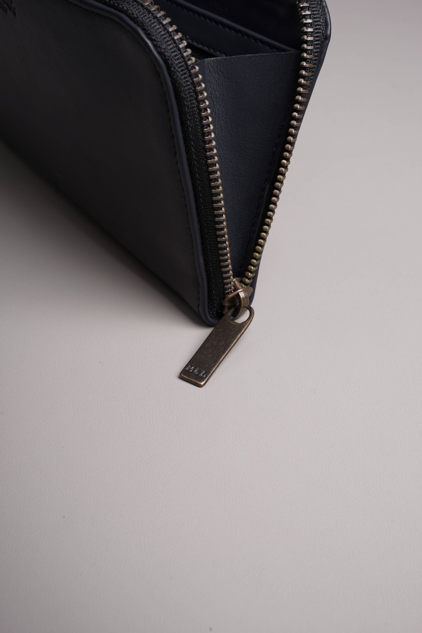 Zip Clutch